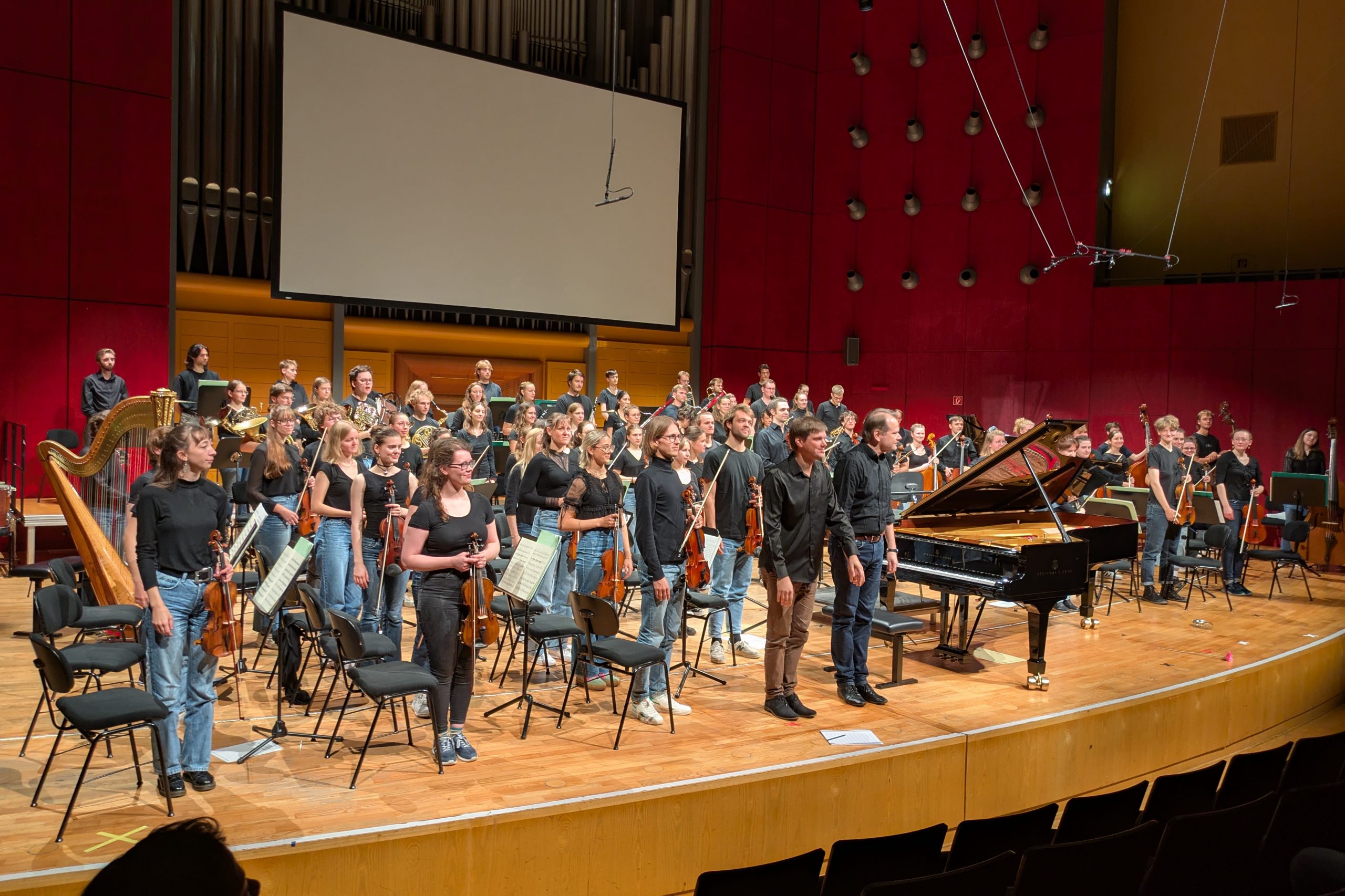Das Bundesschulmusikorchester auf der Bühne